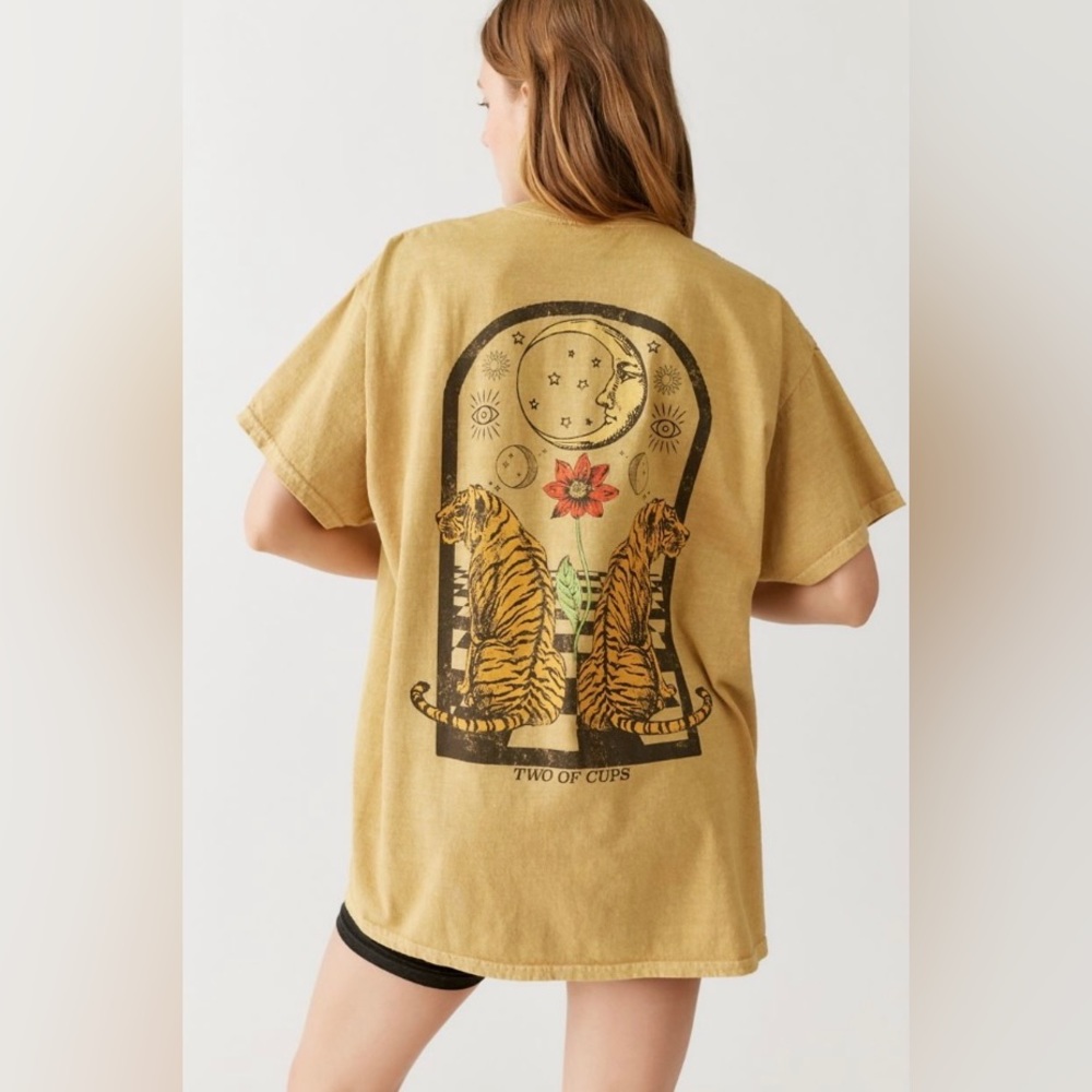 urban graphic tee